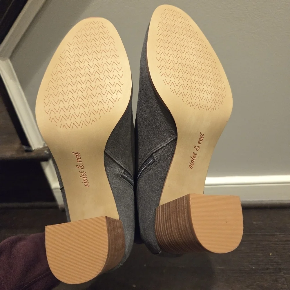 Violet & Red Stitchfix Gray Suede Booties 